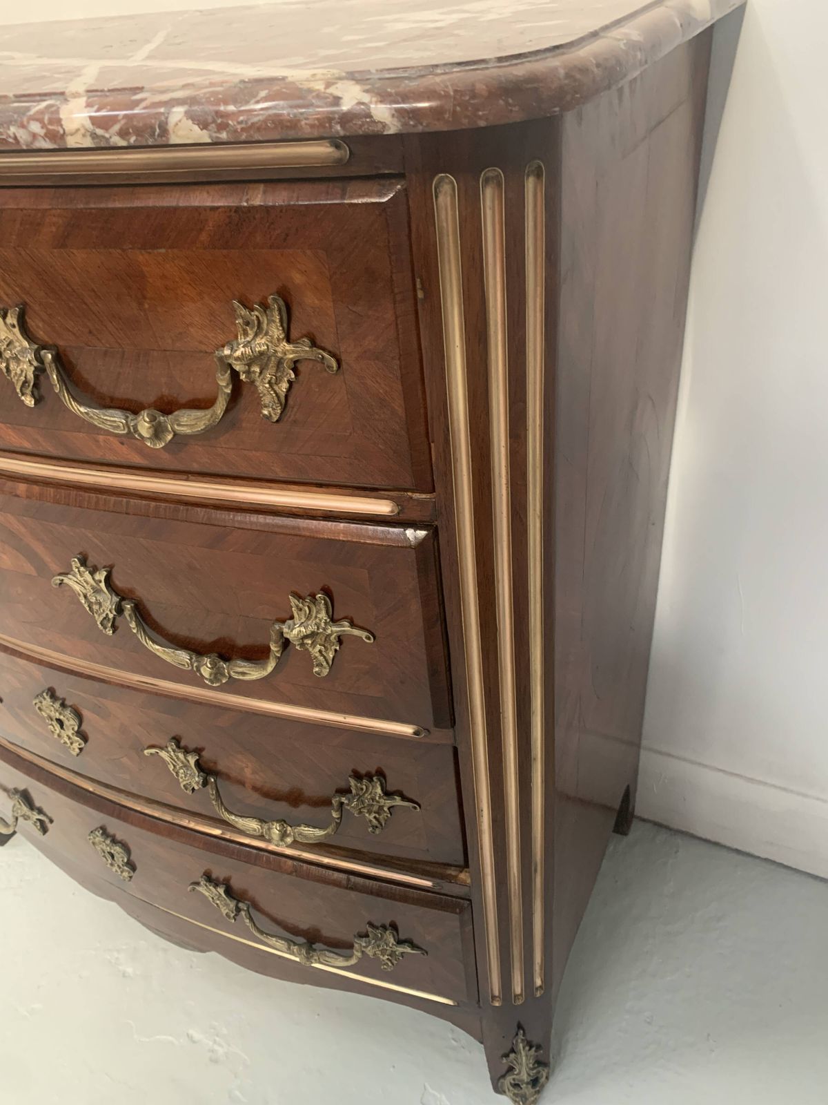photo furniture 20th Century Rosewood And Mahogany Chest Of Drawers