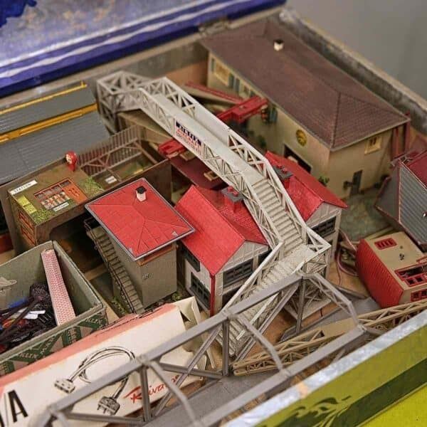 photo vinterior Lot Of Vintage Marklin Italy Train Components (Three Wooden Boxes)