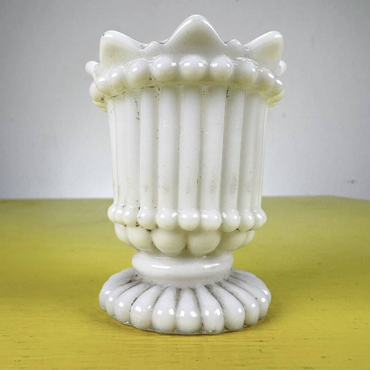 Vintage Eierdopje Van Opaalkleurig Glas photo for sale