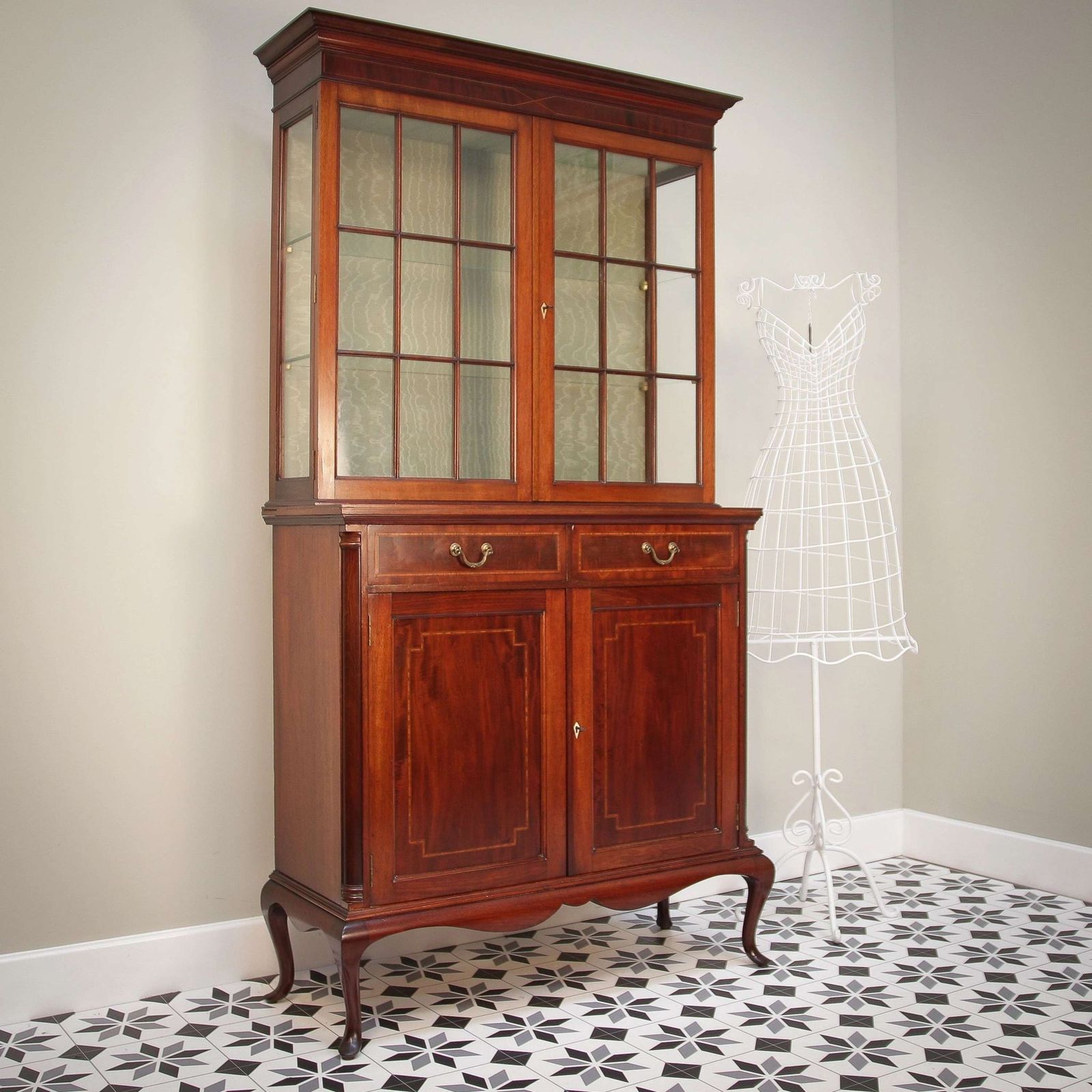 Antique Edwardian Inlaid Mahogany Bookcase On Cabriole Legs. photo 580.0