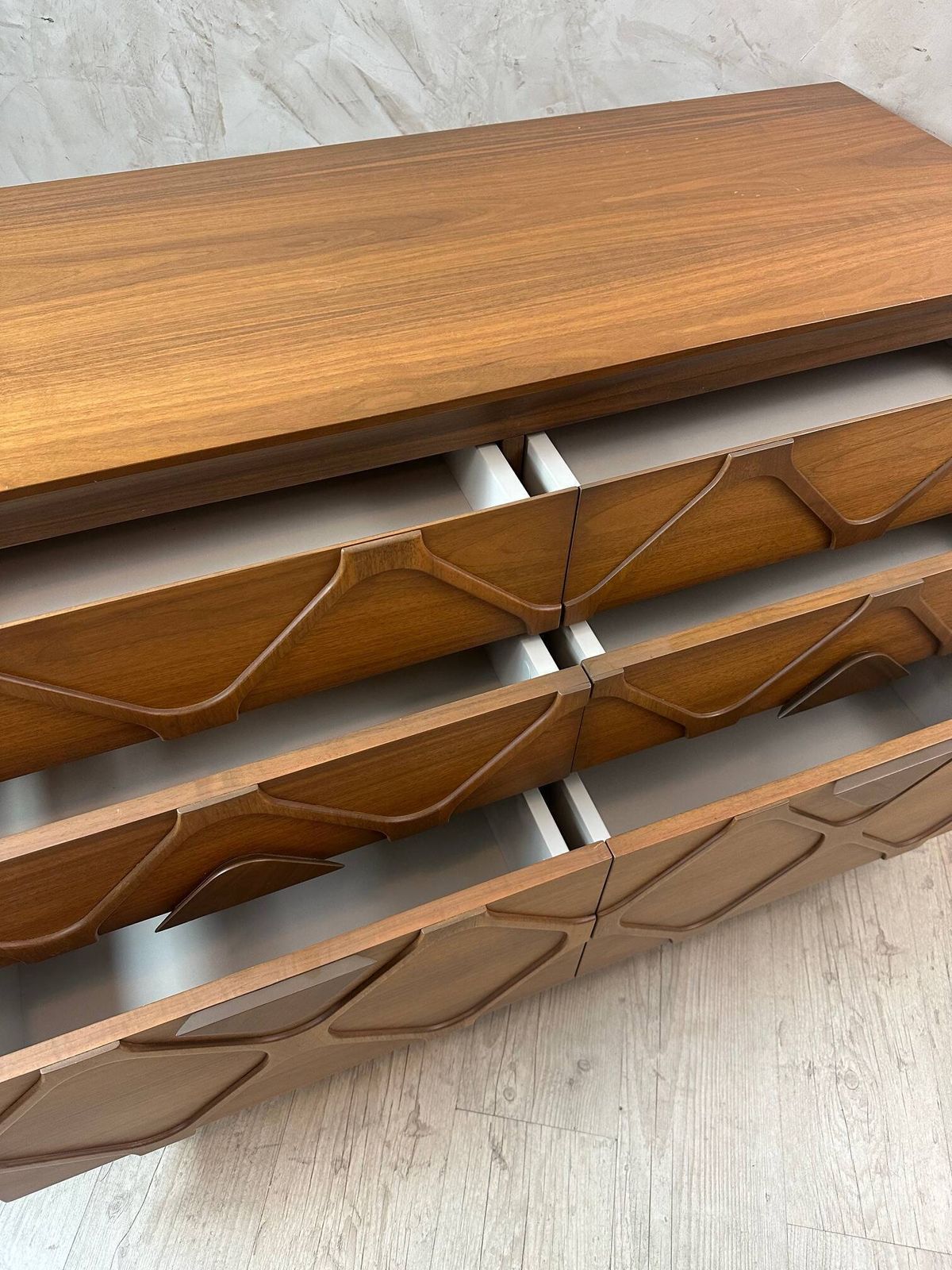 photo for sale Contemporary Chest Of Drawers
