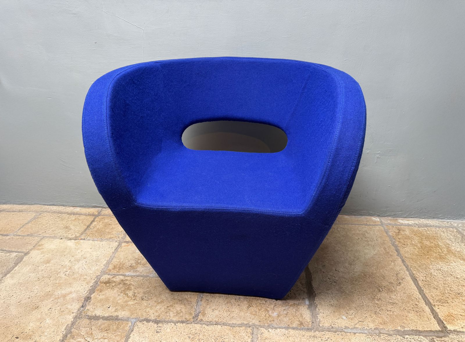 Ron Arad For Moroso Style Chair – Sculptural Modernist Design In Electric Blue