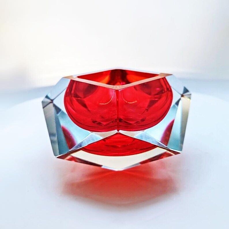 1960s Stunning Red Ashtray Or Catch All In Murano Glass By Flavio Poli For Seguso. photo 280.0