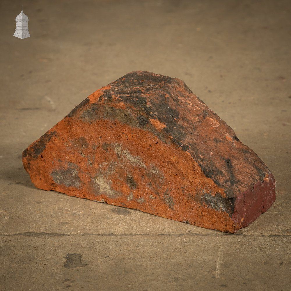 1800.0 Saddleback Coping Bricks, Batch Of 190 Red Brick Copings   A Run Of 15 Metres photo