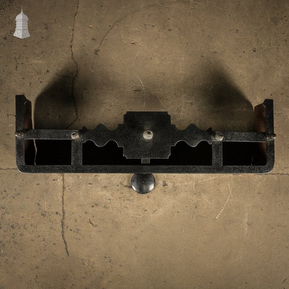 photo vinterior Fireplace Fender, 19th C Wrought Iron With Brass Finials
