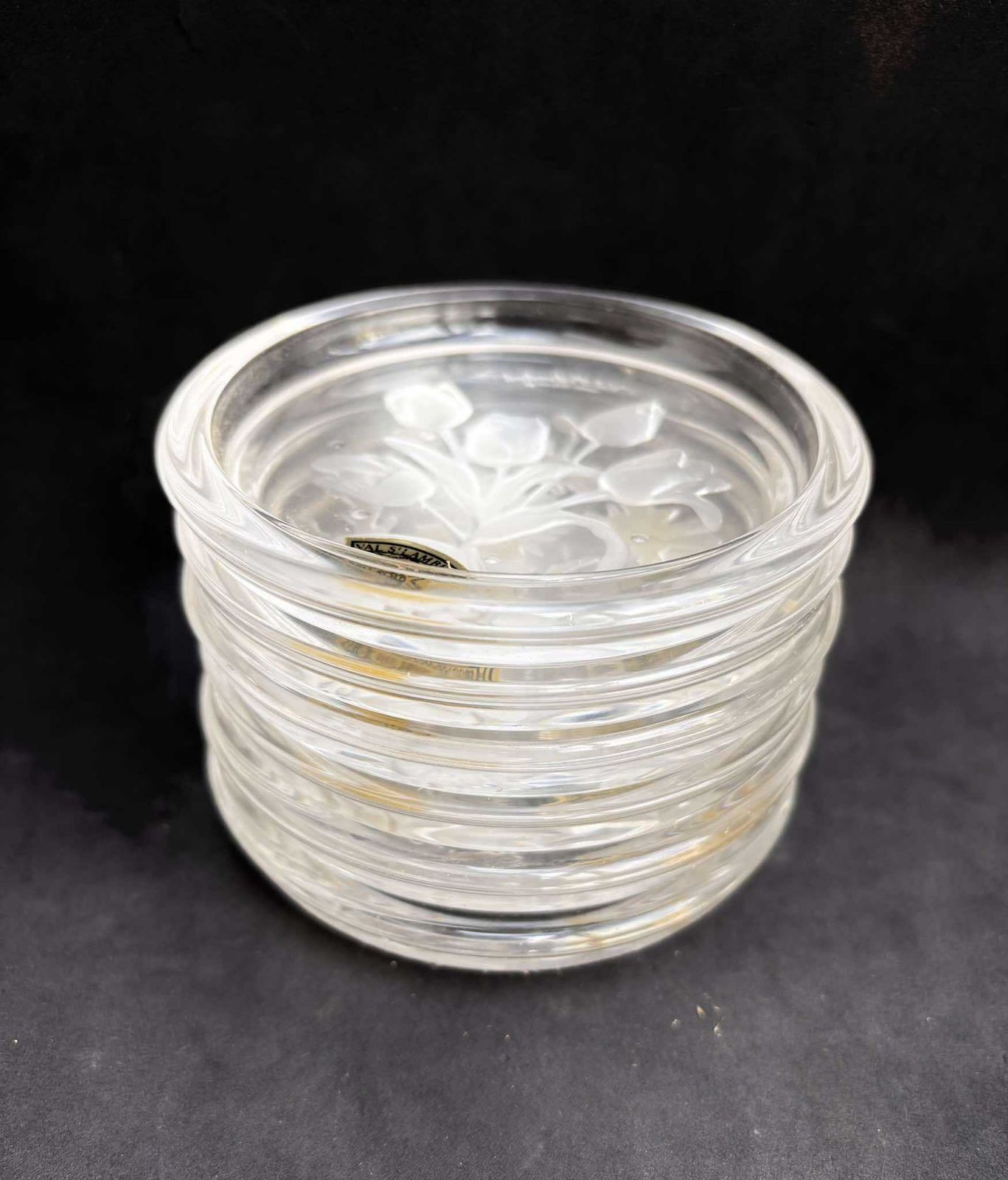 photo furniture Set Of 6 Crystal Coasters From Val Saint Lambert Made In Belgium, Intaglio Crystal Flowers Crystal Cut, Crystal Relief, Bar Accessories