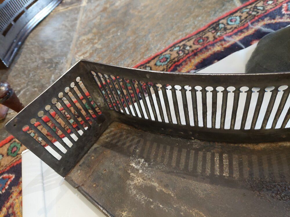 Georgian Steel Serpentine Fire Hearth Fender photo vinterior