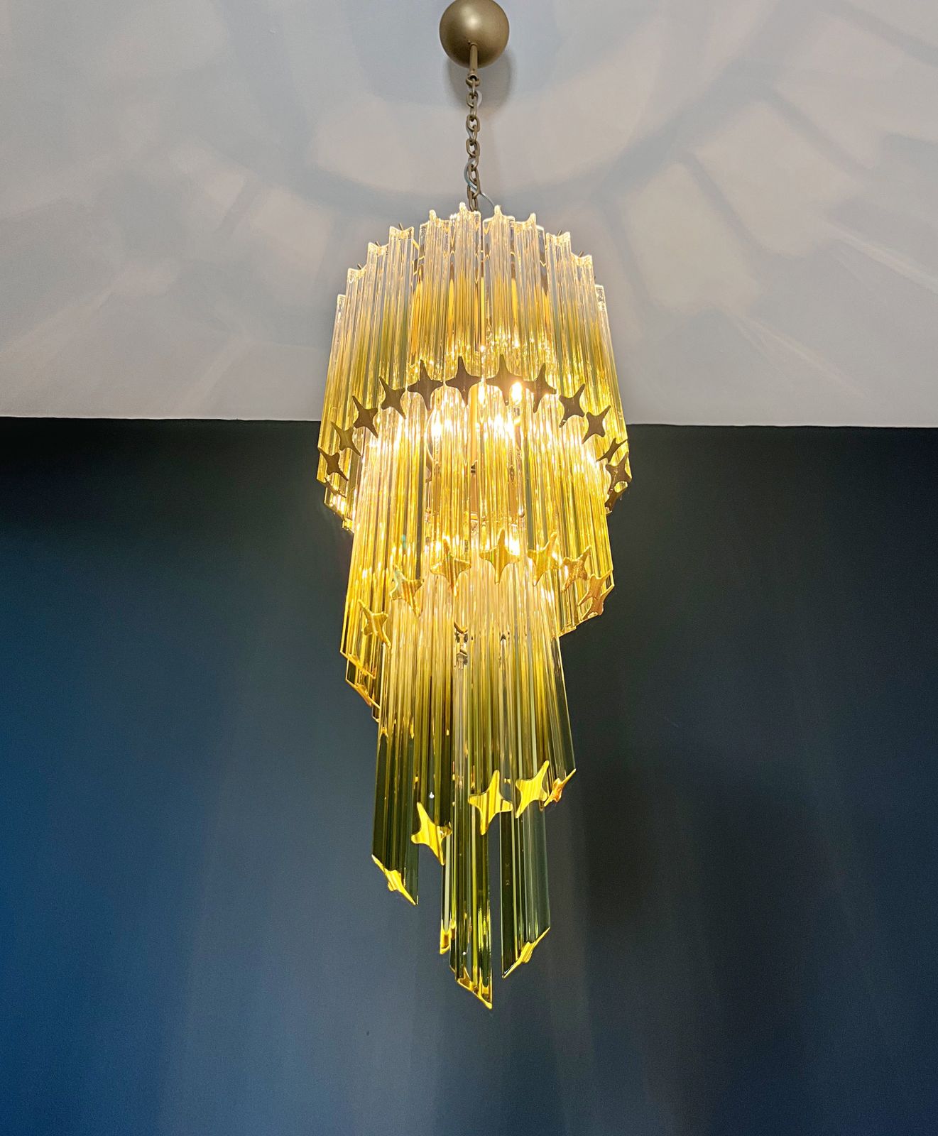 Murano Glass Spiral Chandelier – 54 Quadriedri Shaded Green Prisms photo vinterior