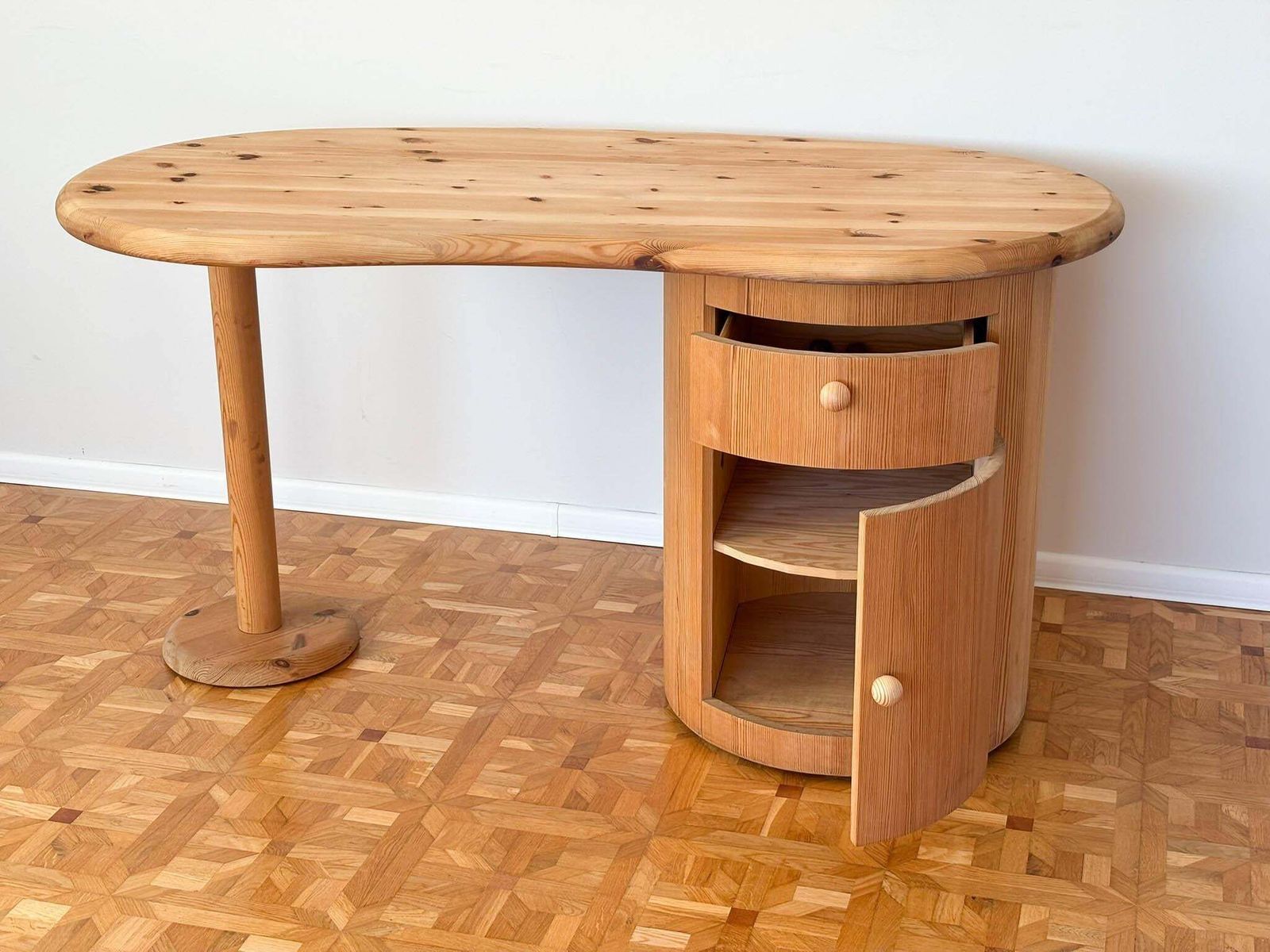 photo vintage Kidney Shaped Design Desk By C. F. Christensen Silkeborg, Denmark 1970
