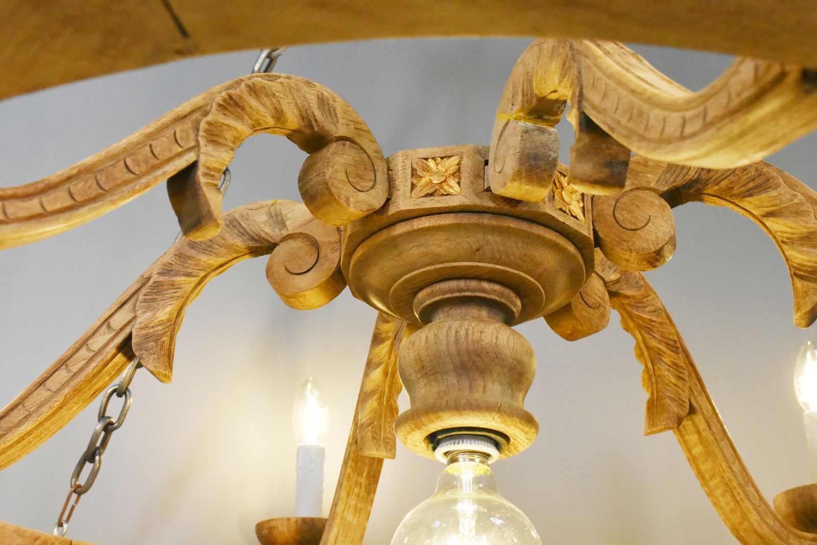 Large French Chandelier In Oak Louis XVI Style With Six Arms photo 1293.75