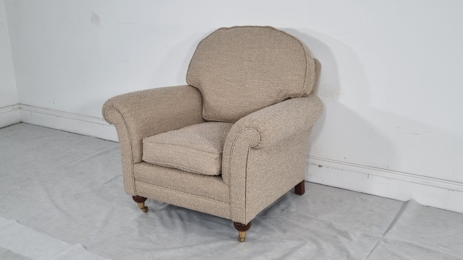 Duresta Wentworth Chair  In Honey Boucle Fabric Stunning Condition photo for sale