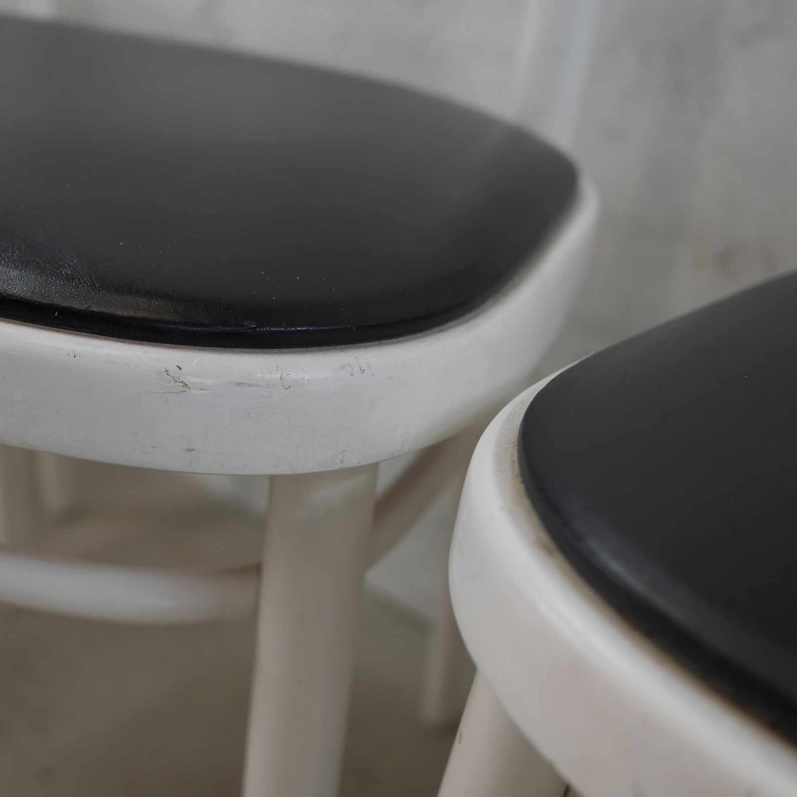 Set 4 Mid Century White  Ladder Back Bentwood Dining Chairs With Faux Black Leather Seats photo buy