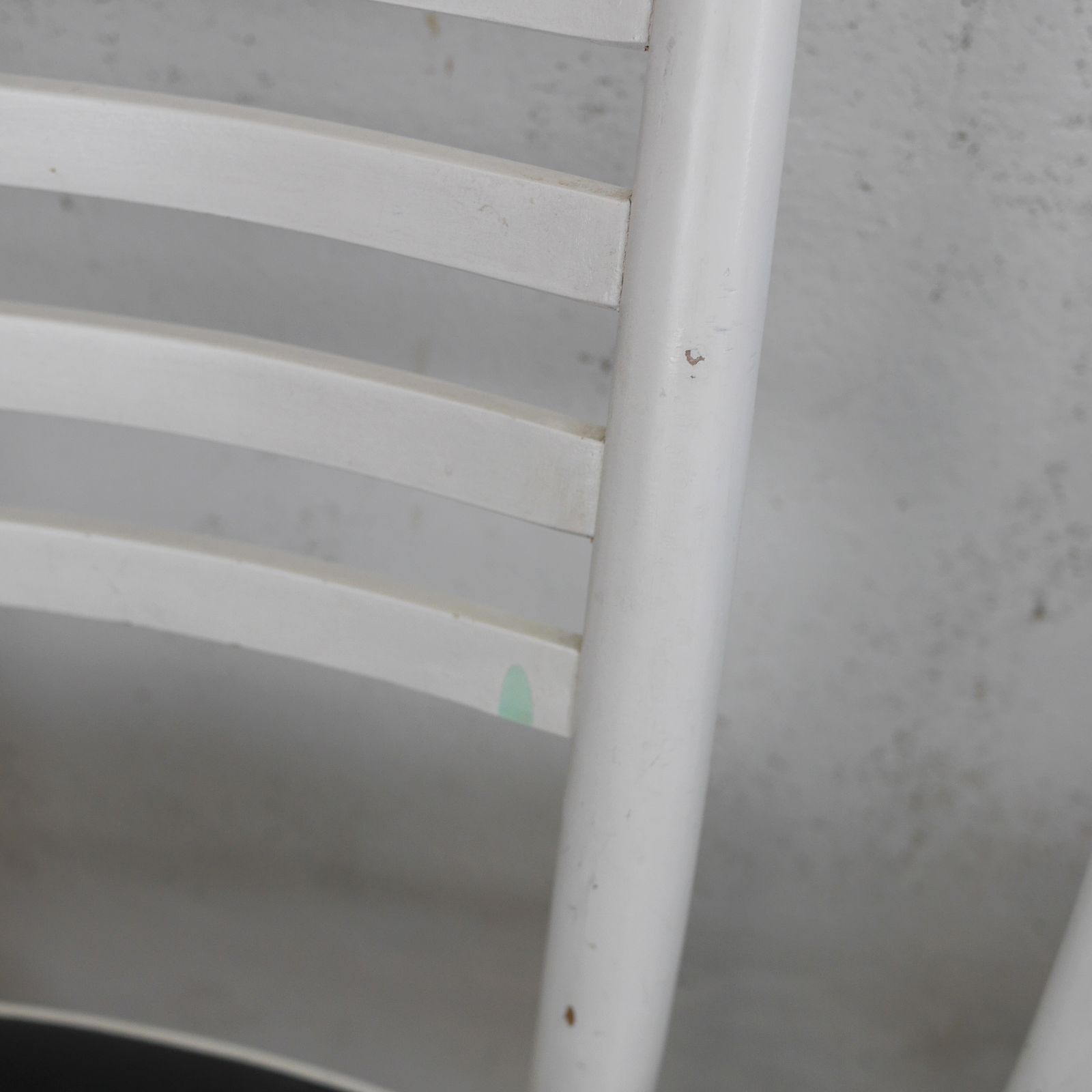 photo buy Set 4 Mid Century White  Ladder Back Bentwood Dining Chairs With Faux Black Leather Seats