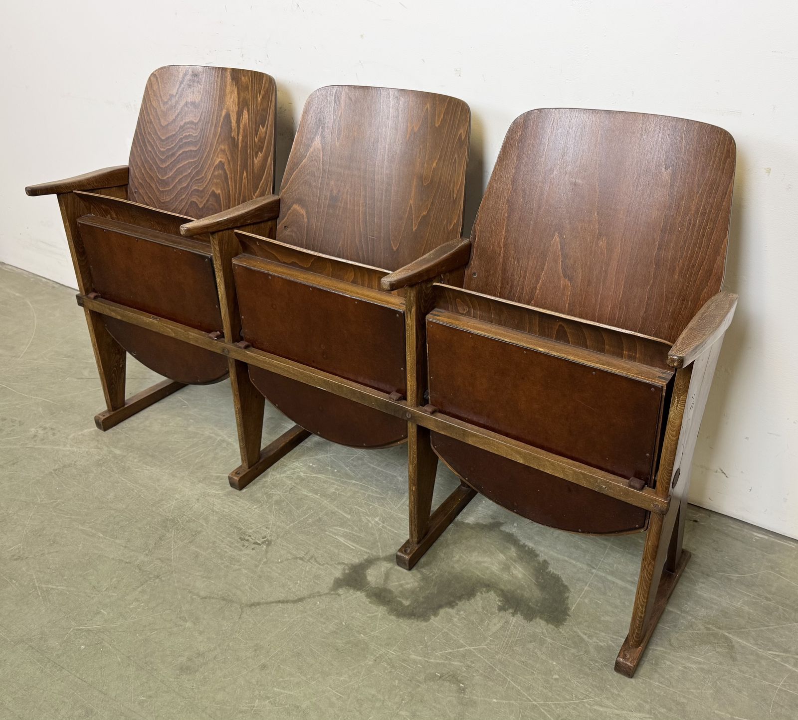 photo vintage Vintage 3 Seat Cinema Theatre Bench From Ton, 1960s, 4x