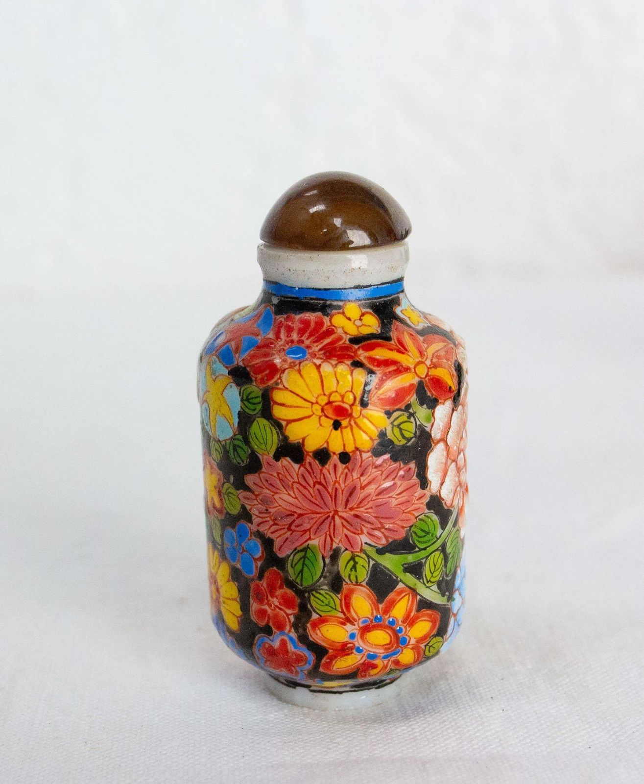 1073.0 Set Of Four Chinese Snuffboxes Or Snuff Bottles, Porcelain Enemaled Early 20th C photo