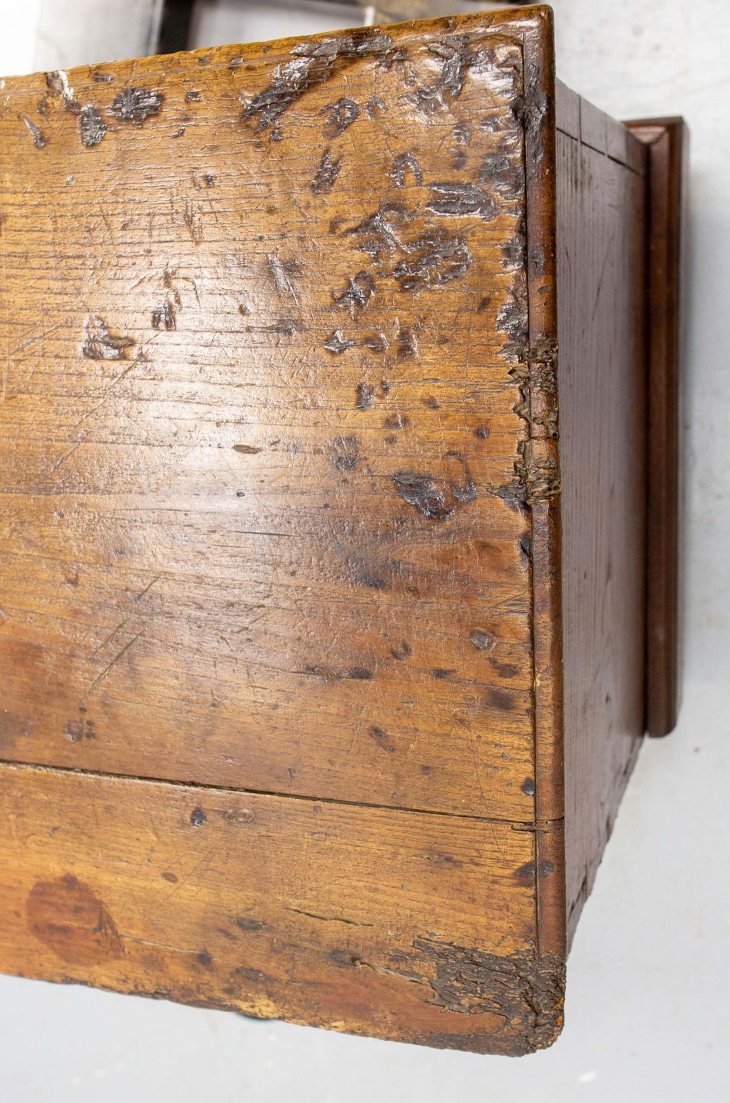 photo vintage 18th Century Chest Or Coffer Carved Oak, End Of Bed French Provincial