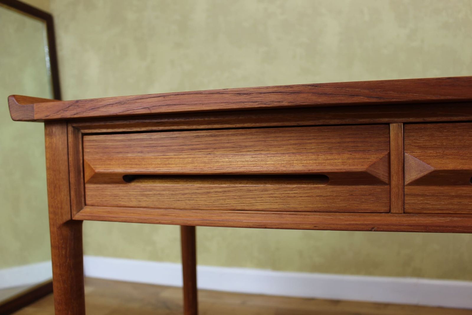 Stylish 1960’s Scandinavian Teak Side Table Possibly By Ib Kofod Larsen photo 475.0