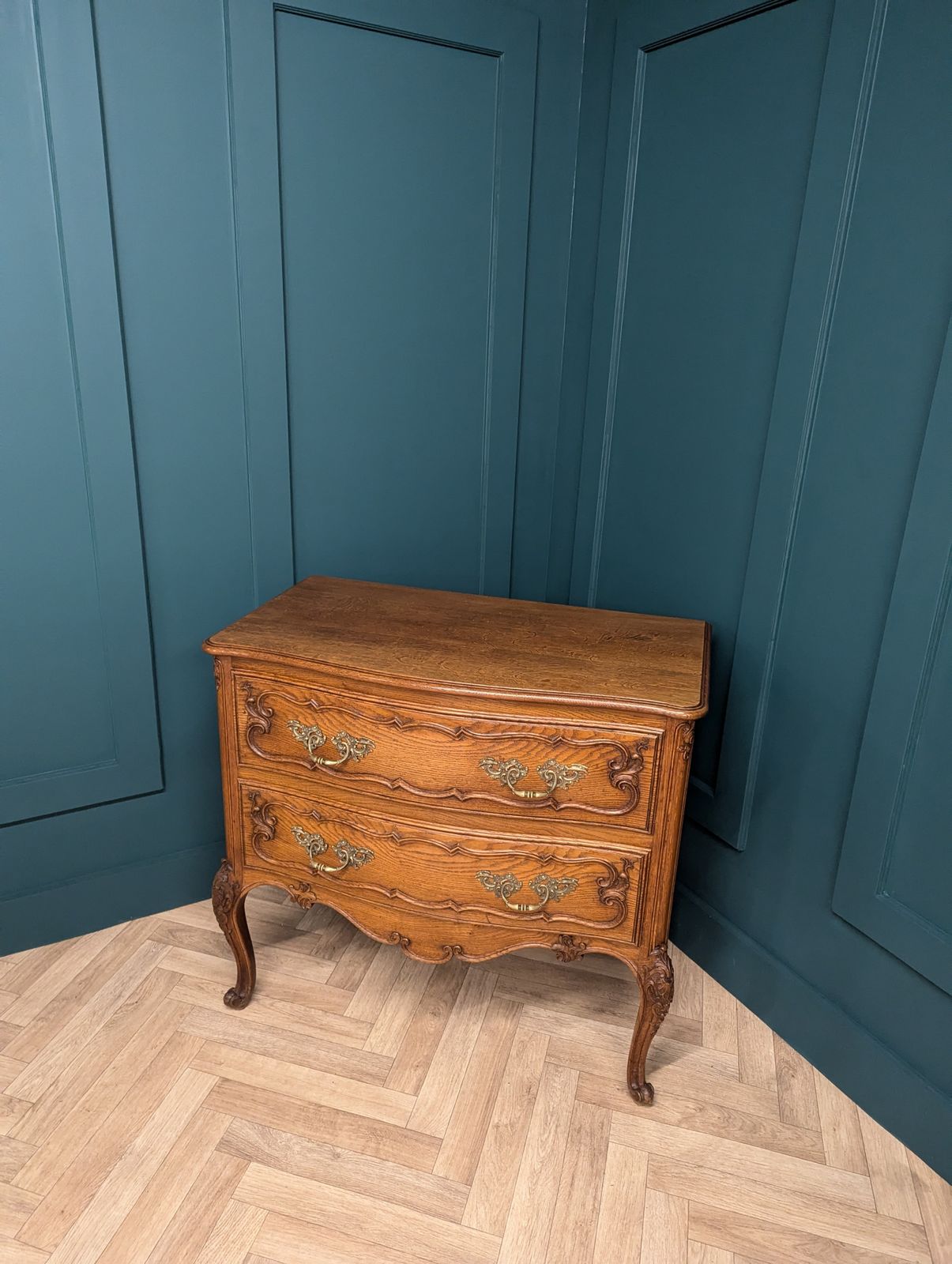 Antique Serpentine Bow Fronted Chest Of Drawers photo Furniture