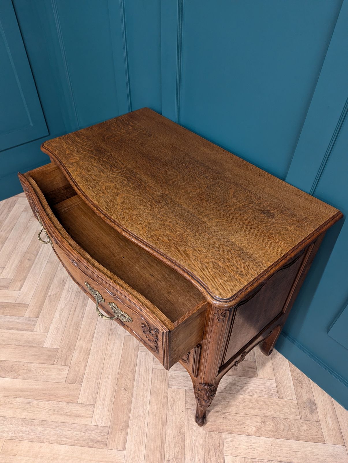 Antique Serpentine Bow Fronted Chest Of Drawers photo vintage