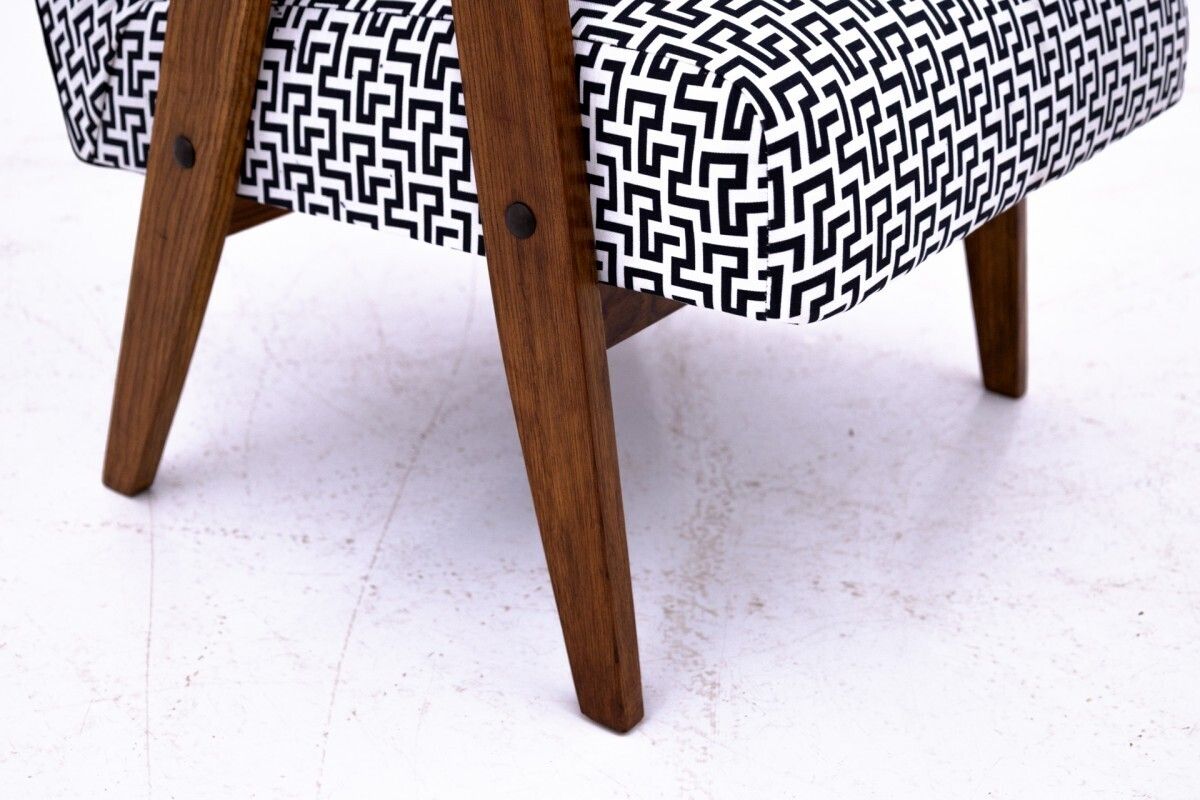 Black And White Midcentury Armchair Model 366 Designed By Chierowski, Poland, 1960s. photo vintage