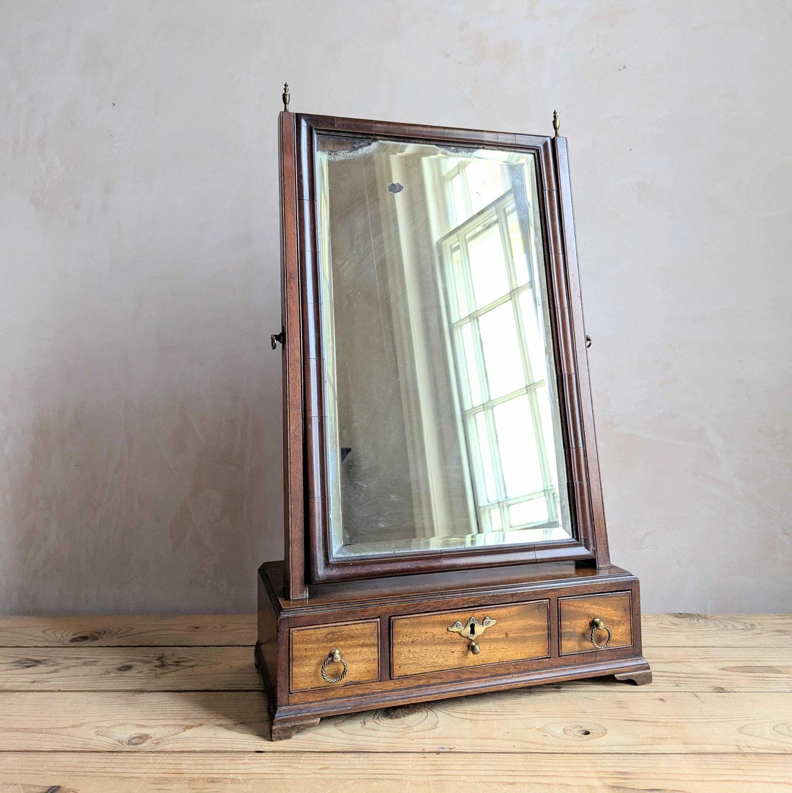 A Charming Antique Early Georgian Mahogany Swing Mirror Or Toilet Mirror
