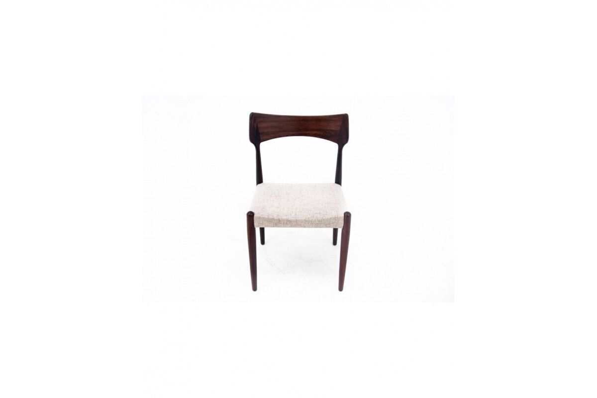 photo furniture Round Table With Four Chairs From The 1960s, Denmark. After Renovation.