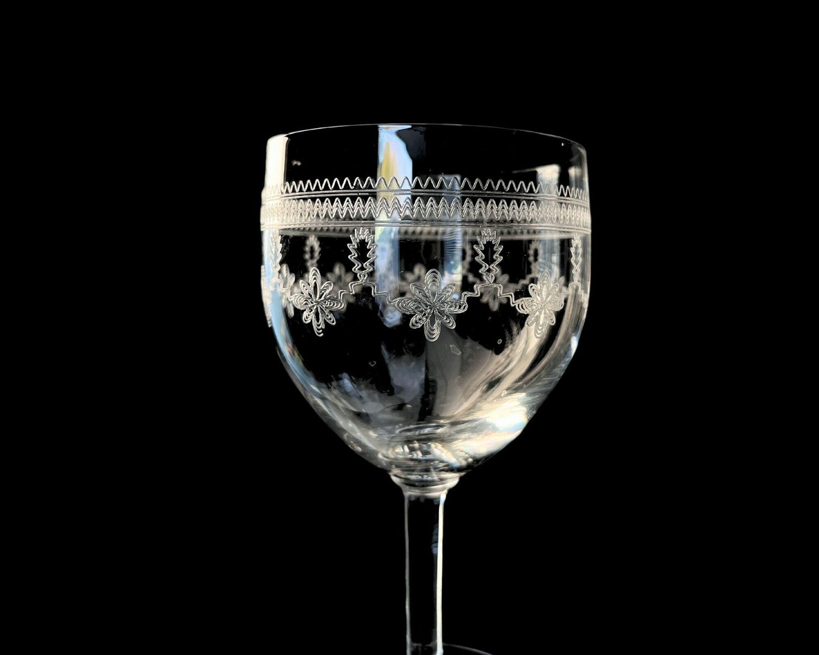 Art Nouveau Wijnglazen | 4 Stuks | Inhoud 9,5 Oz (280 Ml) | Gegraveerd Bloemenmotief photo for sale