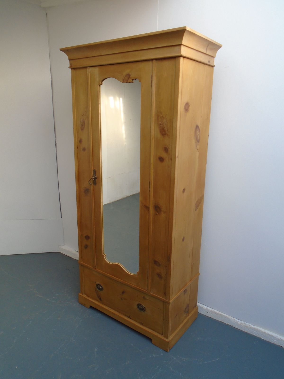A Waxed Pretty Victorian Pine 1 Piece Child's / Hall Wardrobe