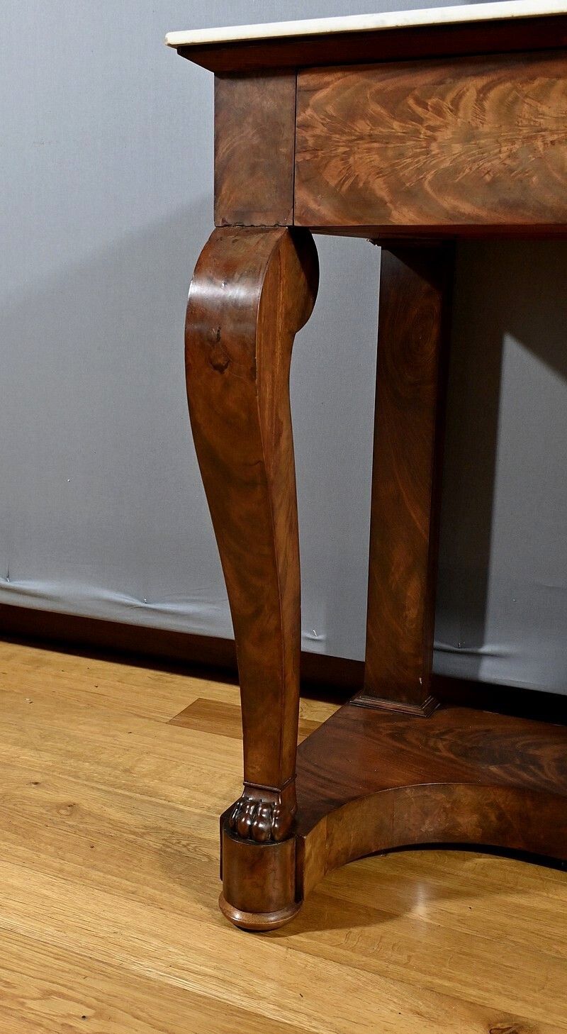 photo furniture Mahogany Burl Dressing Table, Restoration Period – Early 19th Century