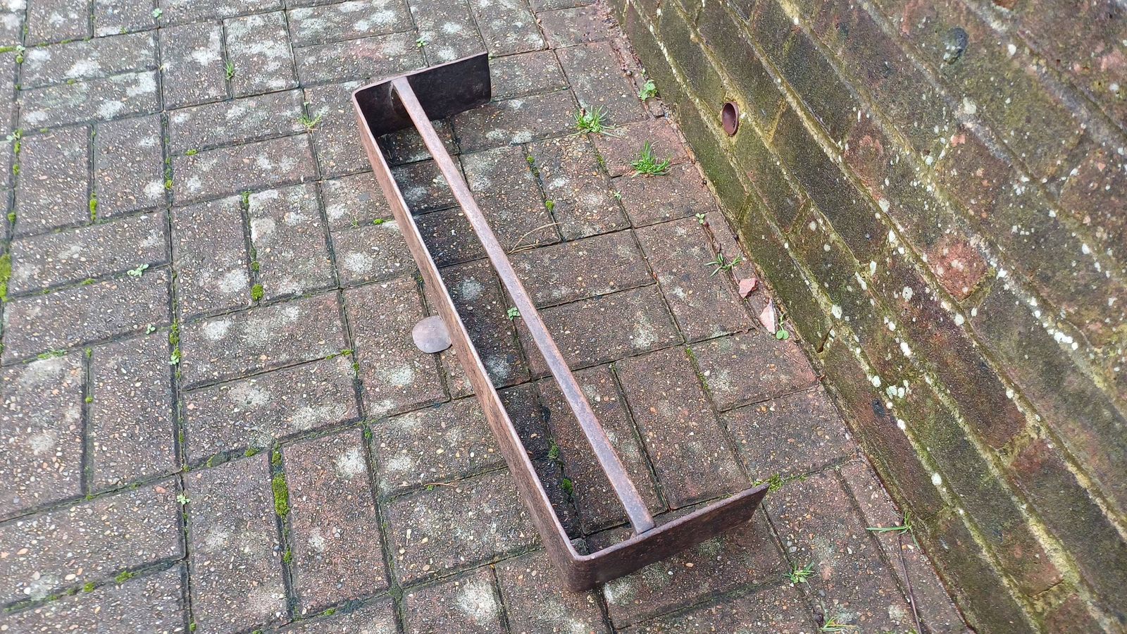 Small Heavy Vintage Victorian Iron Fender Fireplace Fire Guard. photo vinterior