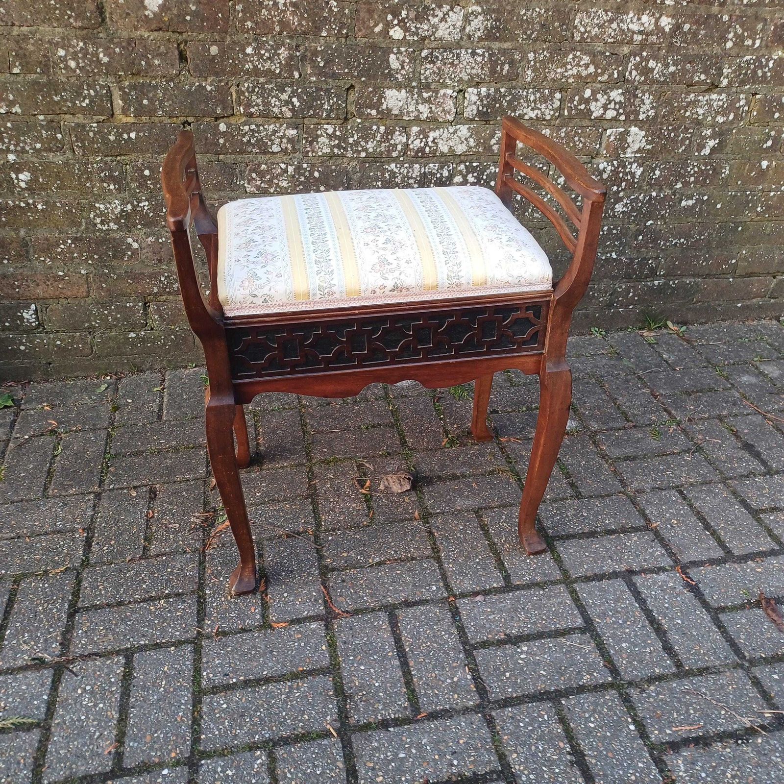 Very Large Antique Late Victorian Mahogany Piano Stool – Elegant Fretwork, Storage Compartment