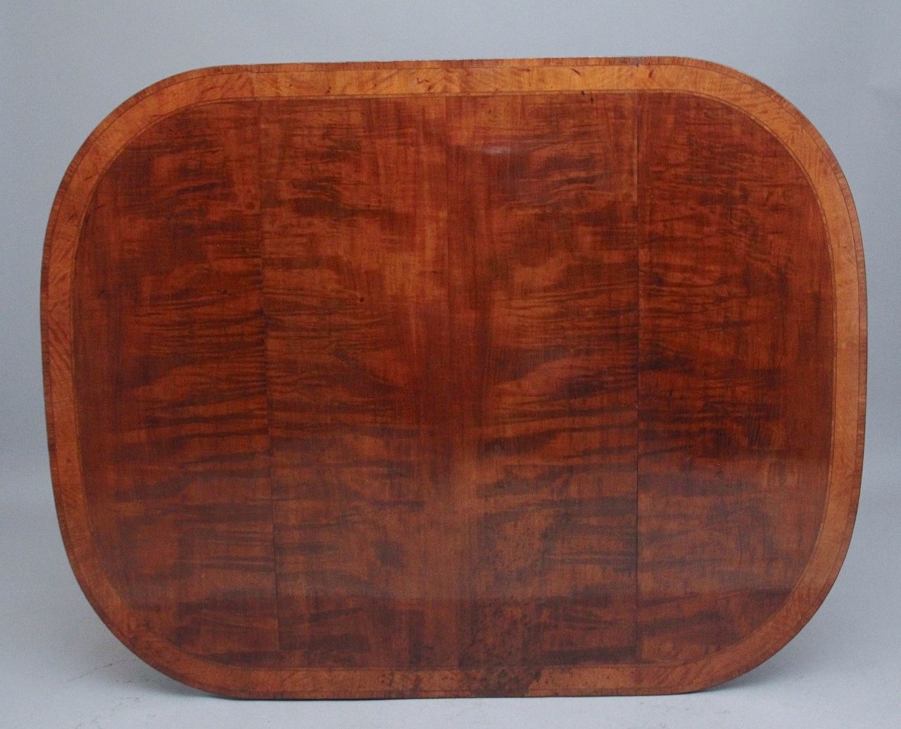 photo vinterior Large Early 19th Century Inlaid Mahogany Pembroke Table