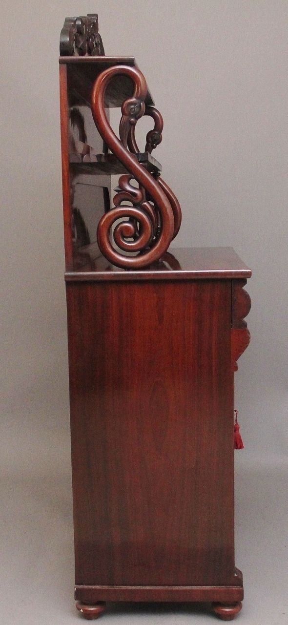 photo vinterior 19th Century Mahogany Chiffonier