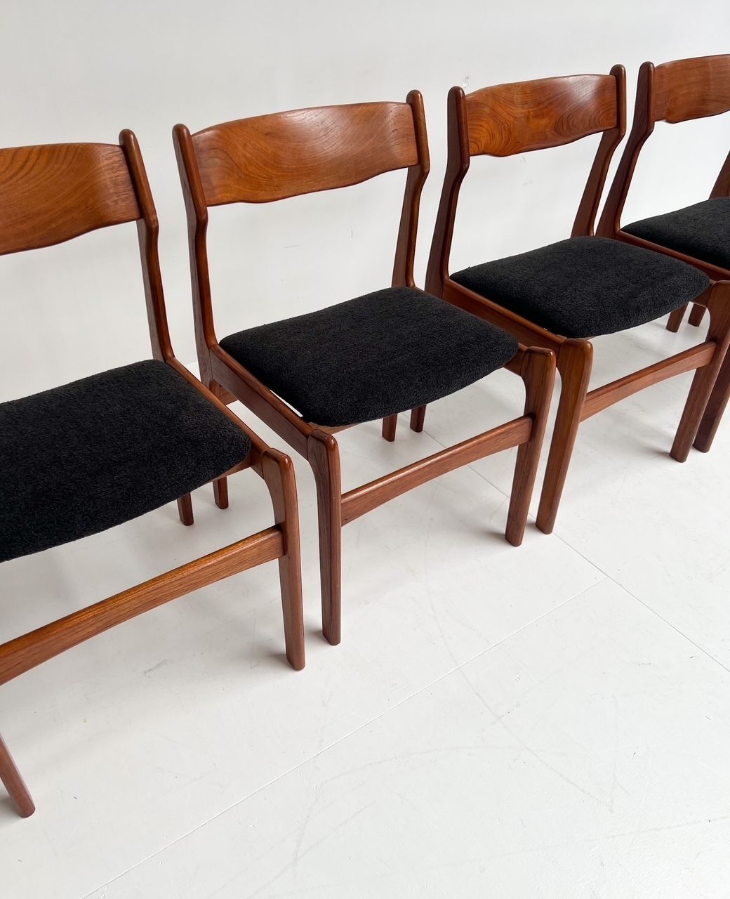 Re Upholstered Set Of 6 Design Chairs By Burchardt Nielsen, 1960s photo Furniture