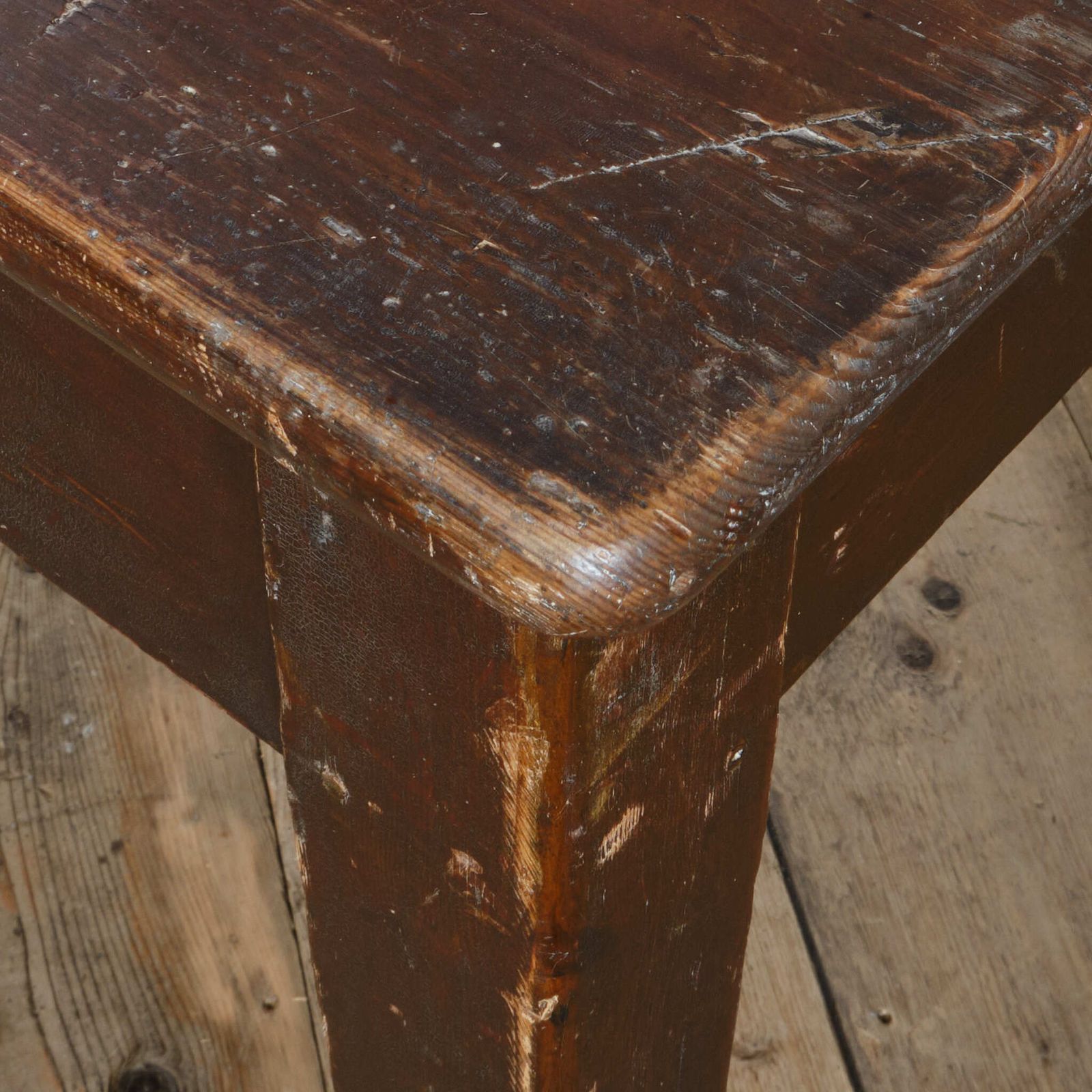 photo vinterior 19th Century Pine Side Table  With Provenance