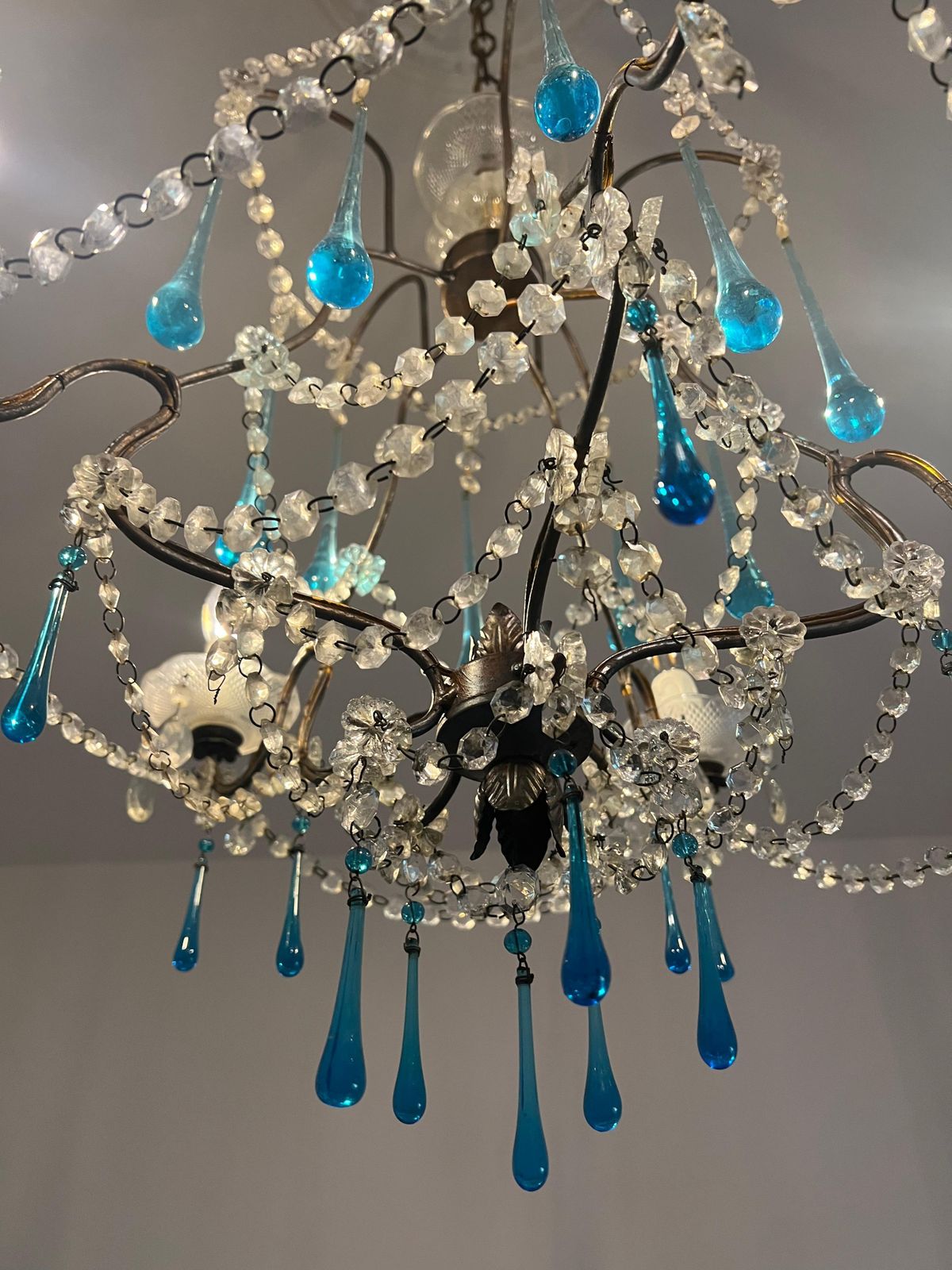 Greta Garbo's Tears Murano Chandelier 1980s photo vinterior