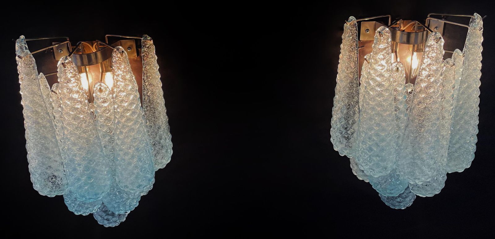 photo vinterior Elegant Pair Of Vintage Blue Glass Petals Drop Wall Sconce, Murano, 1970