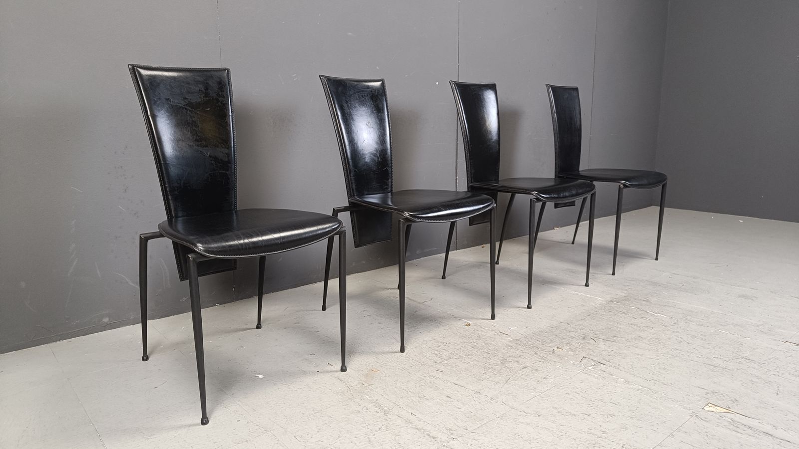 Set Of 4 Postmodern Dining Chairs By Arper Italy, 1980s photo vintage