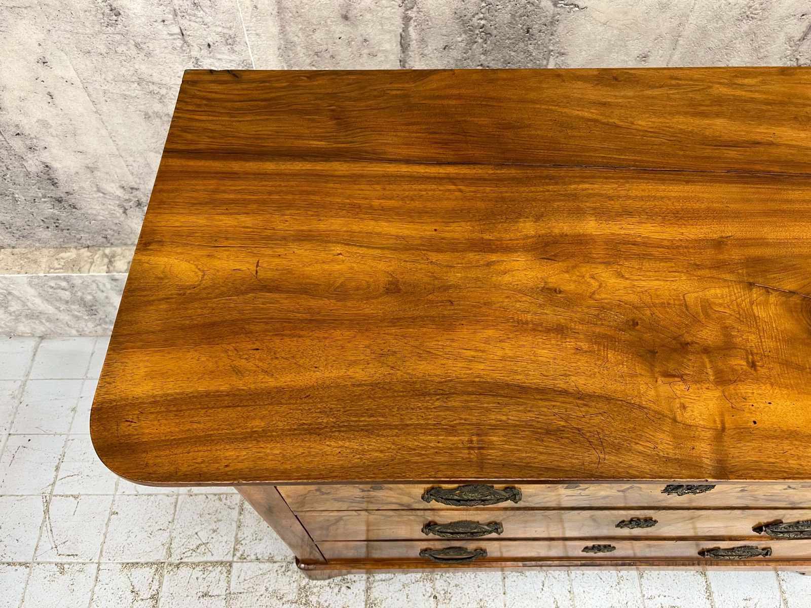 Furniture Napoleon III Chest Of Drawers With Swan And Crown Detailed Drawer Furniture photo