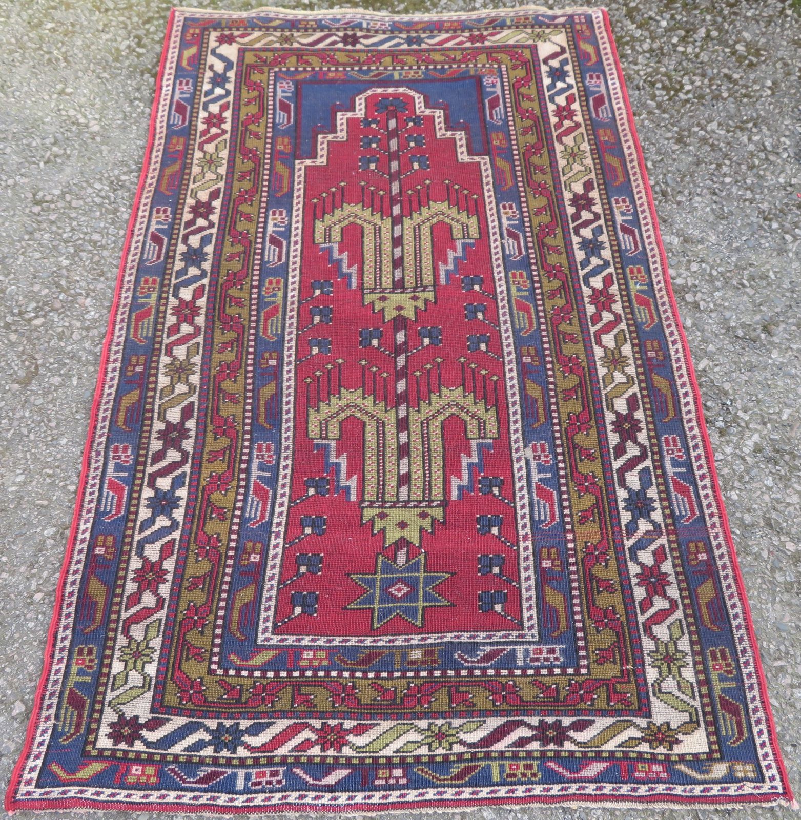 Vintage Turkish Kirsehir Prayer Rug. 186cm X 120cm. photo vintage