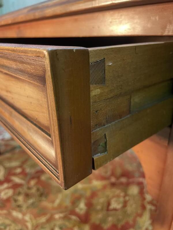 Bureau Plat De Style Louis XVI En Merisier Et Cuir Vert photo Furniture