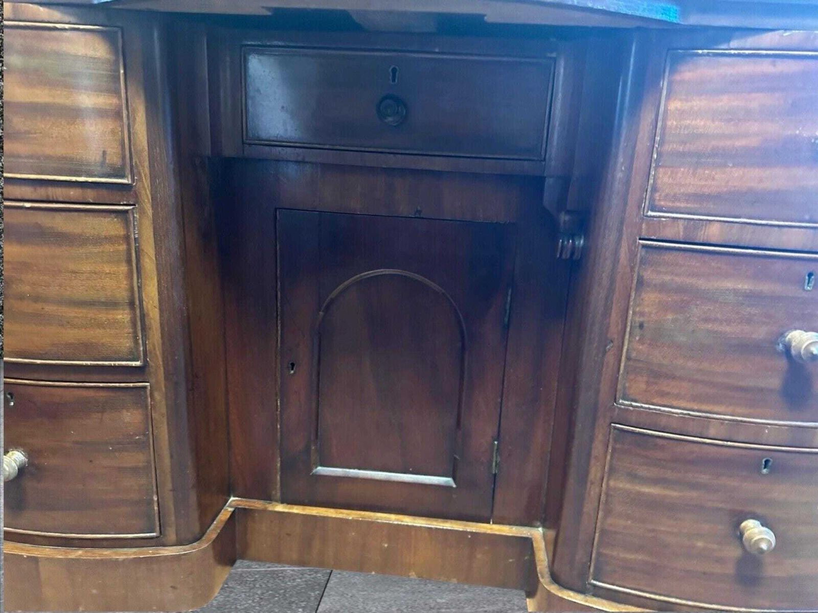 Late Victorian One Piece Mahogany Bow Breakfront Six Drawer Kneehole Desk photo vinterior