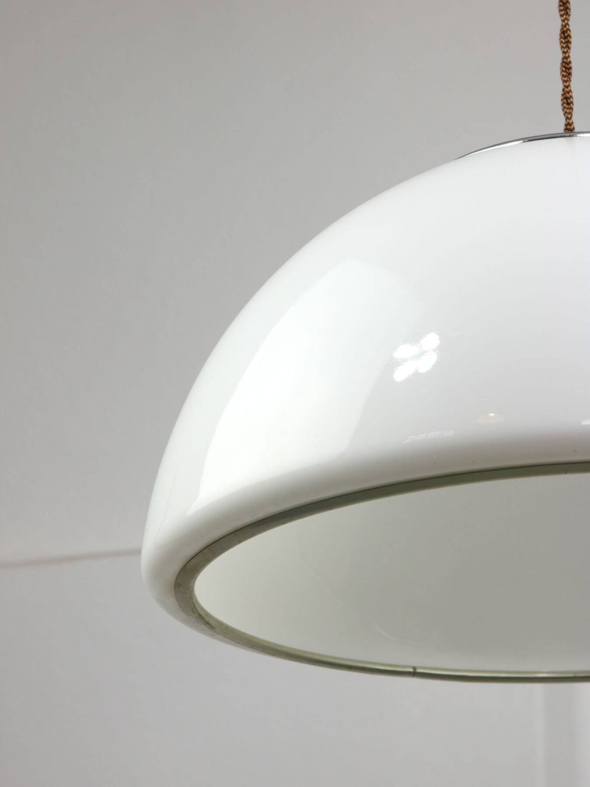 photo furniture Space Age White Pendant By Luigi Massoni For Guzzini, 1960s