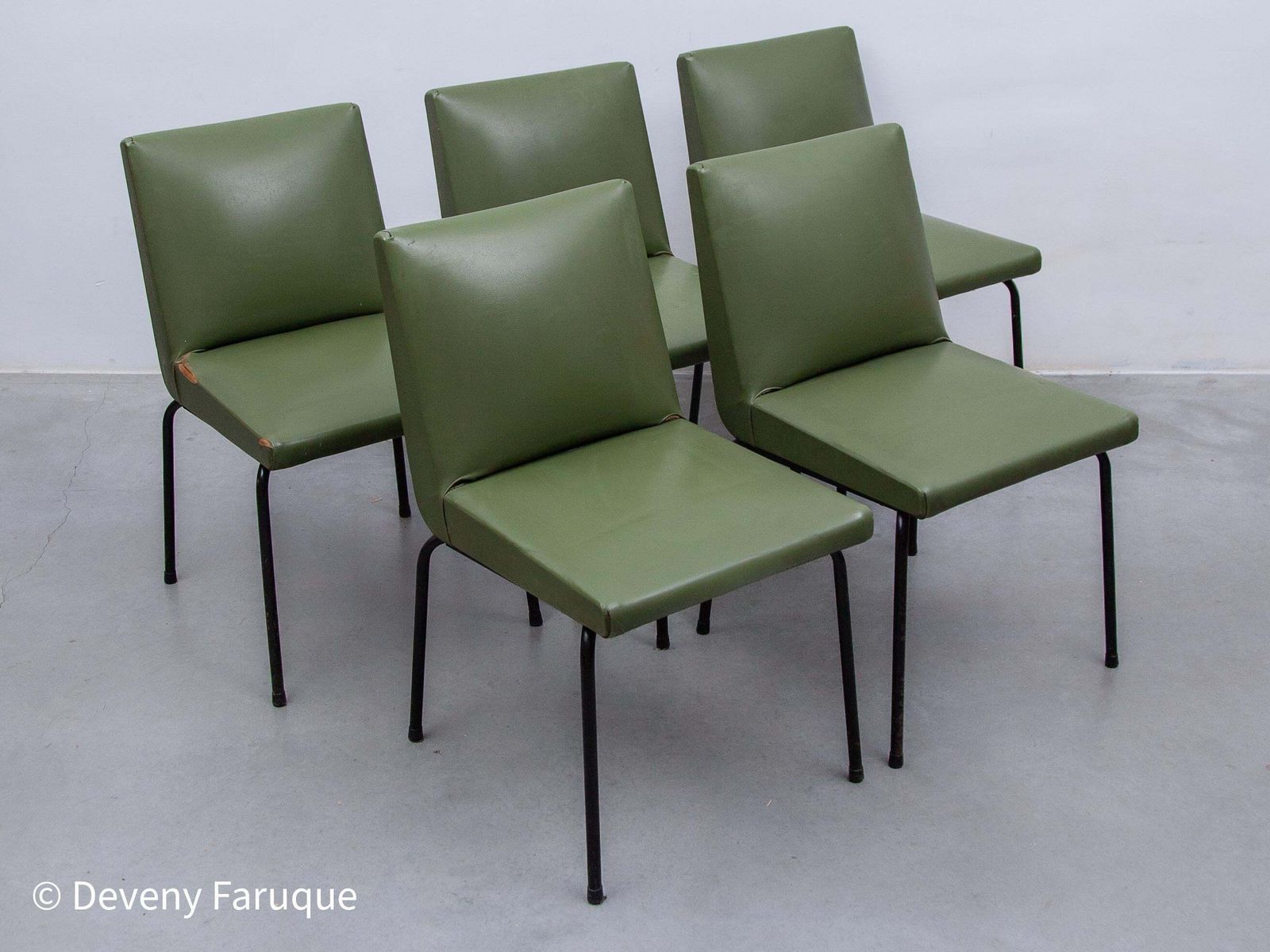3821.0 Set Of Five Dining Room Chairs Designed By Pierre Guariche For Meurop, Belgium photo