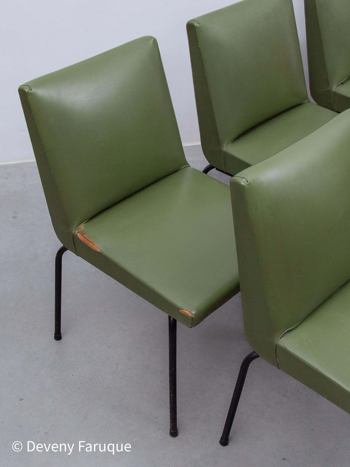 photo vinterior Set Of Five Dining Room Chairs Designed By Pierre Guariche For Meurop, Belgium
