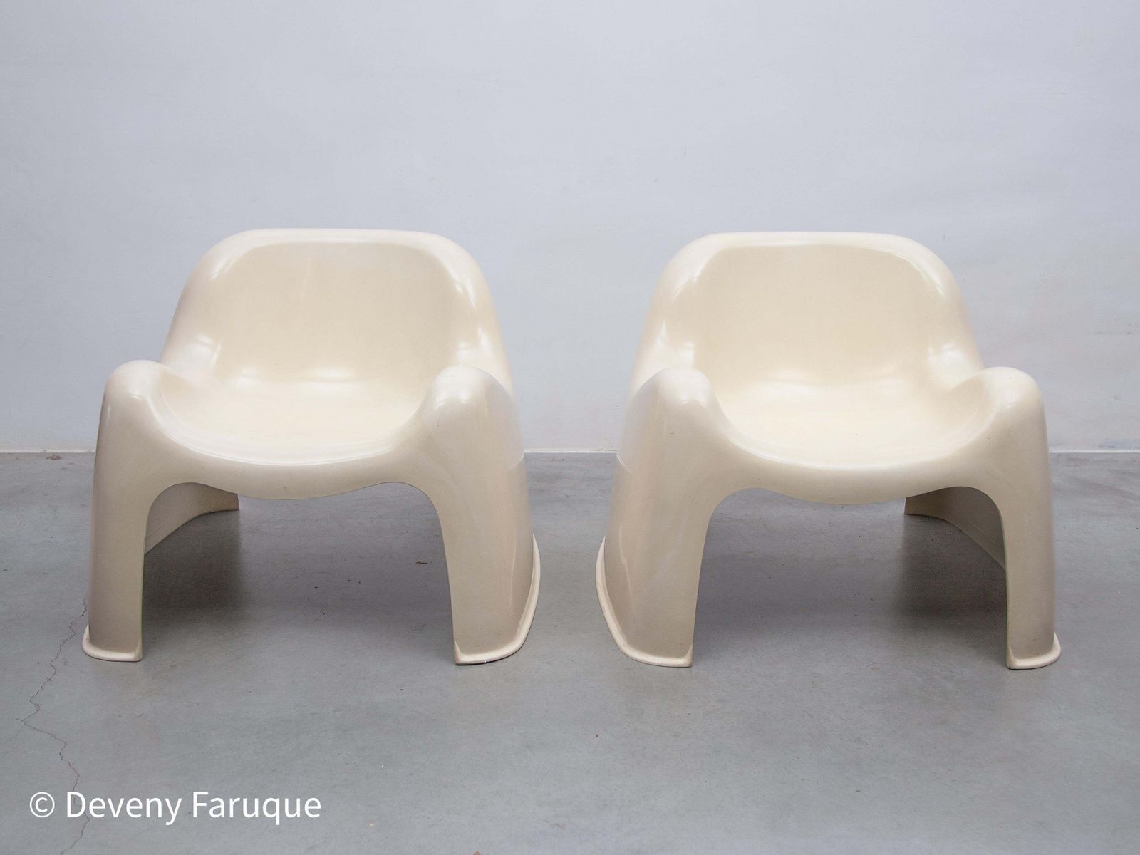 Space Age Set Of Two "Toga" Artemide Lounge Chairs Designed By Sergio Mazza photo for sale