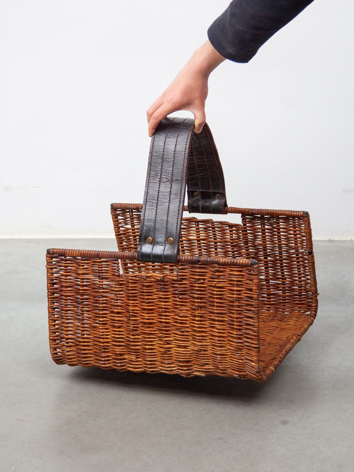 French Rattan Magazine Rack / Newspaper Rack 60s Mid Century Vintage photo furniture
