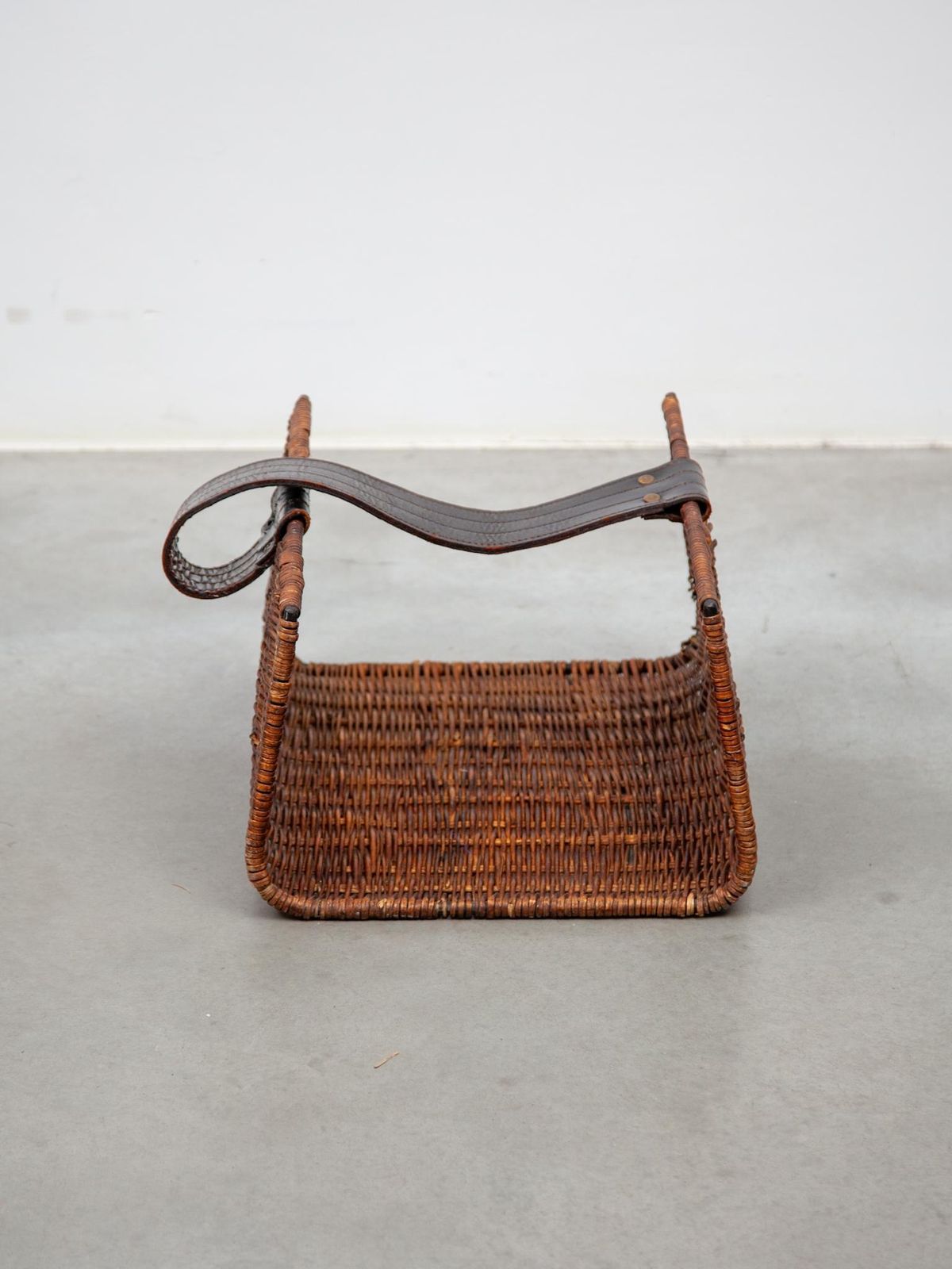 French Rattan Magazine Rack / Newspaper Rack 60s Mid Century Vintage photo Home Decor