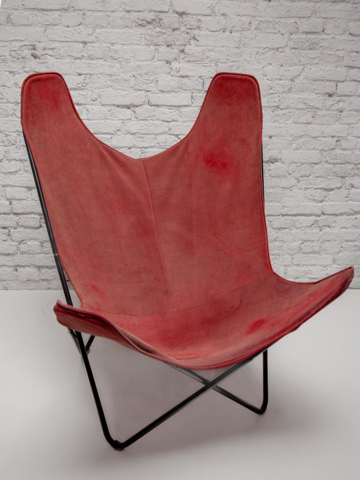 photo furniture "Butterfly" Chair Designed By Designed By Jorge Hardoy Ferrari For Knoll, 1960s