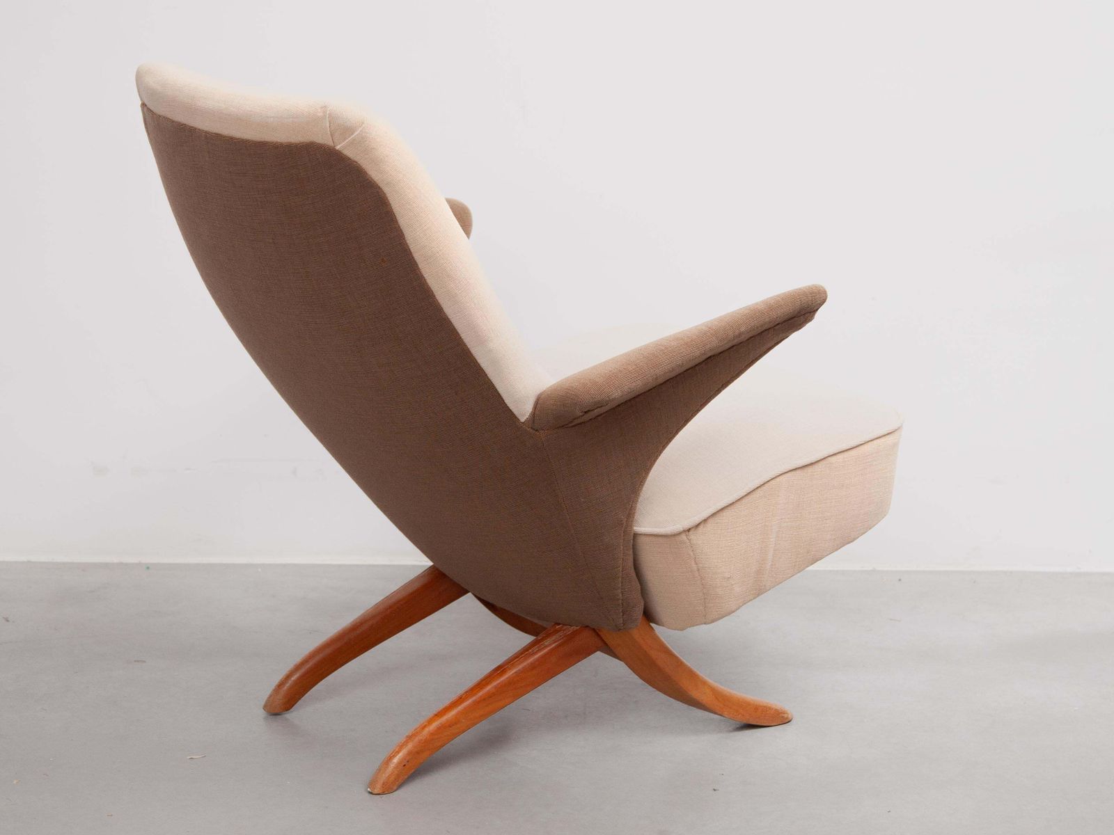 Penguin Lounge Arm Chair By Theo Ruth For Dutch Manufacturer Artifort photo Furniture